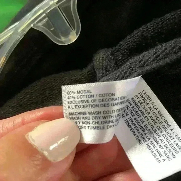 🔥2/30$🔥GAP  youth black cotton blend soft hoodie. Could fit medium in women’s - Picture 6 of 6